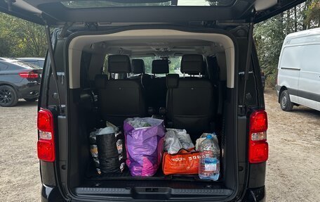 Peugeot Traveller I, 2019 год, 3 150 000 рублей, 24 фотография