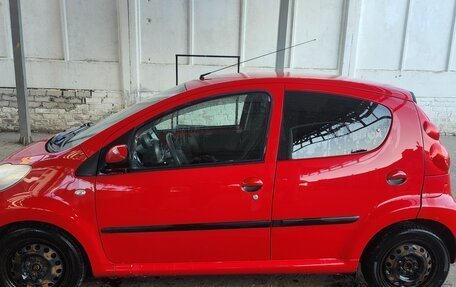 Peugeot 107 I рестайлинг, 2011 год, 525 000 рублей, 4 фотография