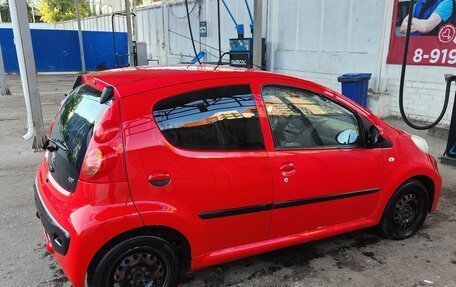 Peugeot 107 I рестайлинг, 2011 год, 525 000 рублей, 5 фотография