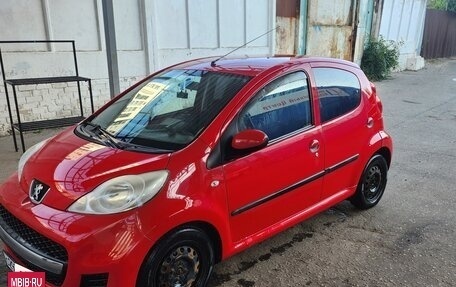 Peugeot 107 I рестайлинг, 2011 год, 525 000 рублей, 3 фотография