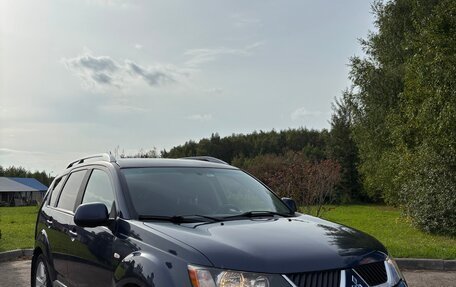 Mitsubishi Outlander III рестайлинг 3, 2008 год, 990 000 рублей, 2 фотография