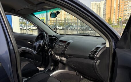 Mitsubishi Outlander III рестайлинг 3, 2008 год, 990 000 рублей, 25 фотография