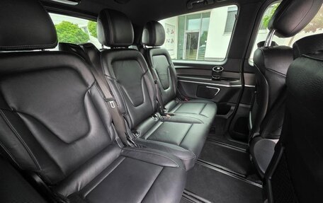 Mercedes-Benz V-Класс, 2024 год, 10 490 000 рублей, 7 фотография