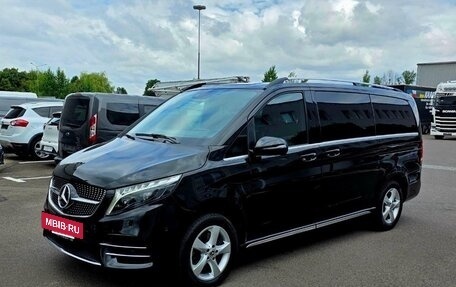 Mercedes-Benz V-Класс, 2024 год, 10 490 000 рублей, 2 фотография