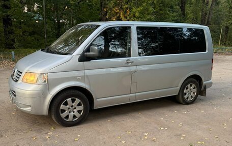 Volkswagen Caravelle T5, 2005 год, 1 150 000 рублей, 3 фотография