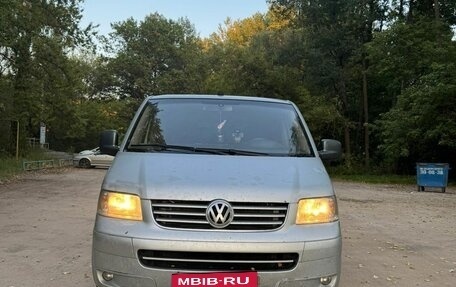Volkswagen Caravelle T5, 2005 год, 1 150 000 рублей, 2 фотография