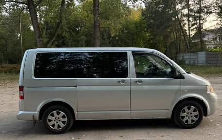 Volkswagen Caravelle T5, 2005 год, 1 150 000 рублей, 6 фотография
