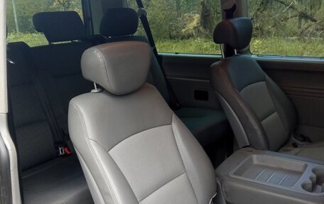 Volkswagen Caravelle T5, 2005 год, 1 150 000 рублей, 16 фотография