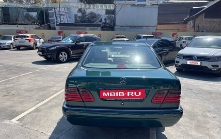 Mercedes-Benz E-Класс, 1997 год, 550 000 рублей, 8 фотография