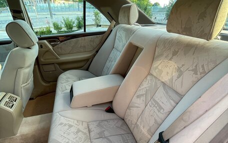 Mercedes-Benz E-Класс, 1997 год, 550 000 рублей, 23 фотография