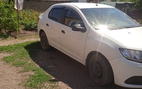 Renault Logan II, 2017 год, 700 000 рублей, 3 фотография