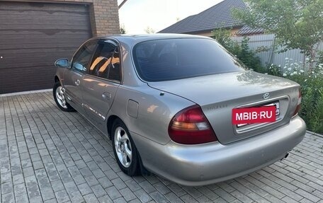 Hyundai Sonata III рестайлинг, 1997 год, 290 000 рублей, 2 фотография