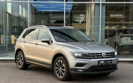 Volkswagen Tiguan II, 2018 год, 2 197 000 рублей, 3 фотография