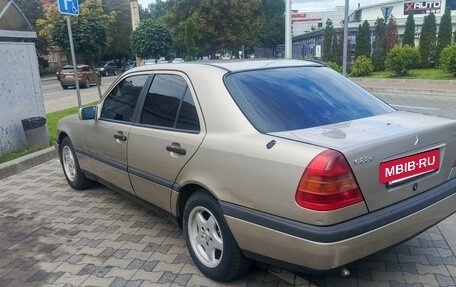 Mercedes-Benz C-Класс, 1994 год, 350 000 рублей, 2 фотография