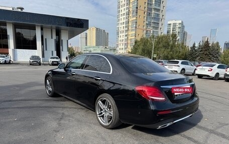 Mercedes-Benz E-Класс, 2018 год, 3 600 000 рублей, 4 фотография