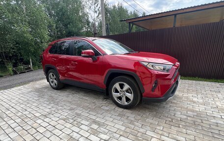 Toyota RAV4, 2021 год, 2 990 000 рублей, 5 фотография