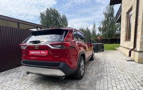 Toyota RAV4, 2021 год, 2 990 000 рублей, 4 фотография