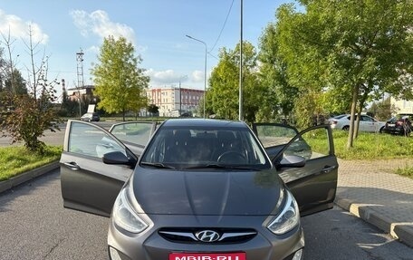 Hyundai Solaris II рестайлинг, 2013 год, 750 000 рублей, 1 фотография