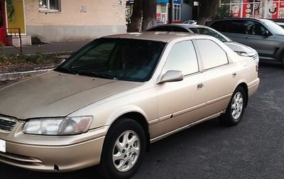 Toyota Camry, 2000 год, 325 000 рублей, 1 фотография