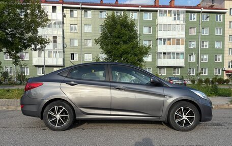 Hyundai Solaris II рестайлинг, 2013 год, 750 000 рублей, 3 фотография