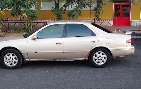 Toyota Camry, 2000 год, 325 000 рублей, 3 фотография