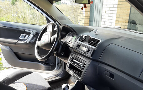 Skoda Fabia II, 2010 год, 740 000 рублей, 2 фотография