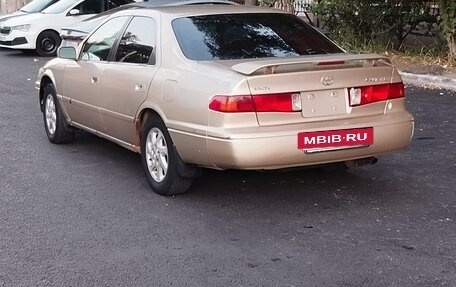 Toyota Camry, 2000 год, 325 000 рублей, 4 фотография