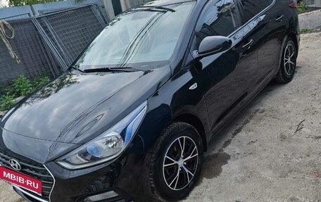 Hyundai Solaris II рестайлинг, 2018 год, 980 000 рублей, 2 фотография
