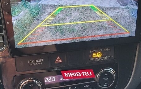 Mitsubishi Outlander III рестайлинг 3, 2018 год, 1 700 000 рублей, 6 фотография