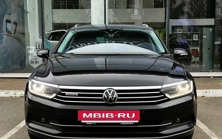 Volkswagen Passat B8 рестайлинг, 2015 год, 1 900 000 рублей, 2 фотография