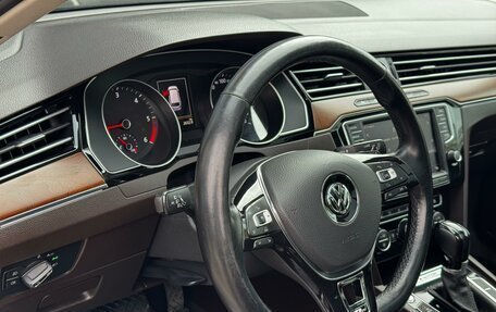 Volkswagen Passat B8 рестайлинг, 2015 год, 1 900 000 рублей, 13 фотография