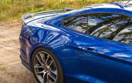 Ford Mustang VI рестайлинг, 2017 год, 5 200 000 рублей, 14 фотография