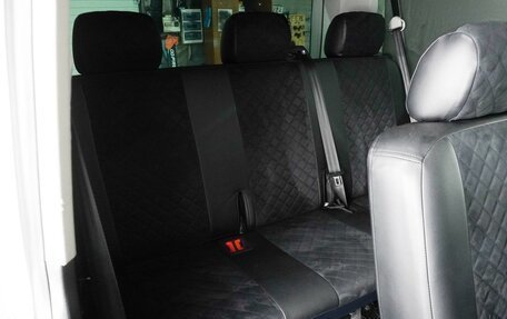 Volkswagen Caravelle T6 рестайлинг, 2016 год, 2 249 000 рублей, 9 фотография