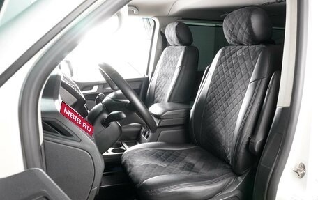 Volkswagen Caravelle T6 рестайлинг, 2016 год, 2 249 000 рублей, 10 фотография