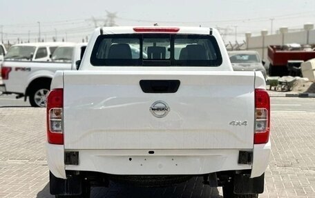 Nissan Navara (Frontier), 2023 год, 2 500 000 рублей, 2 фотография