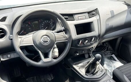 Nissan Navara (Frontier), 2023 год, 2 500 000 рублей, 6 фотография