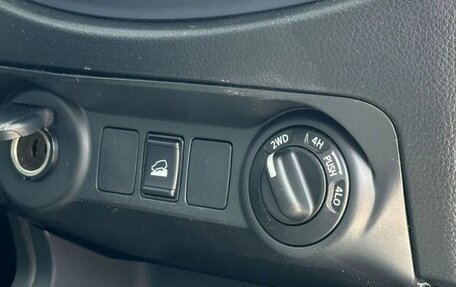 Nissan Navara (Frontier), 2023 год, 2 500 000 рублей, 11 фотография