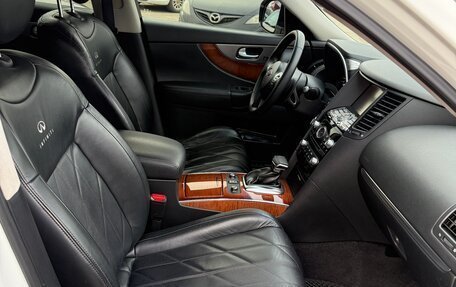 Infiniti QX70, 2013 год, 2 500 000 рублей, 6 фотография