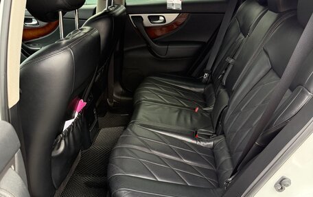 Infiniti QX70, 2013 год, 2 500 000 рублей, 11 фотография