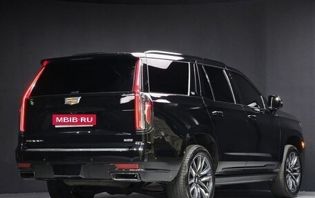 Cadillac Escalade V, 2023 год, 12 333 076 рублей, 2 фотография