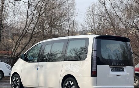 Hyundai Staria, 2025 год, 7 300 000 рублей, 2 фотография