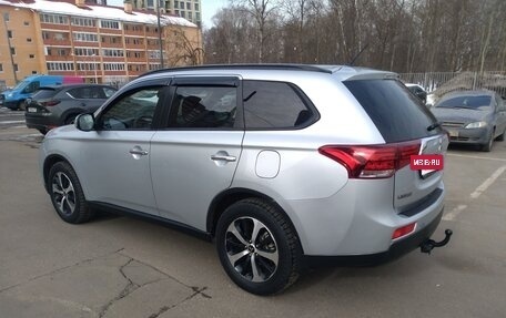 Mitsubishi Outlander III рестайлинг 3, 2013 год, 1 490 000 рублей, 4 фотография