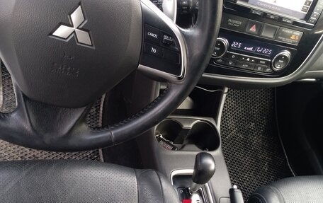 Mitsubishi Outlander III рестайлинг 3, 2013 год, 1 490 000 рублей, 5 фотография