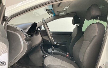Hyundai Solaris II рестайлинг, 2013 год, 550 000 рублей, 13 фотография