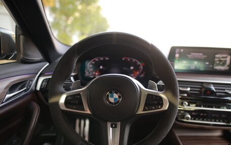 BMW 5 серия, 2019 год, 4 800 000 рублей, 14 фотография