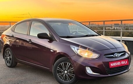 Hyundai Solaris II рестайлинг, 2011 год, 548 700 рублей, 2 фотография