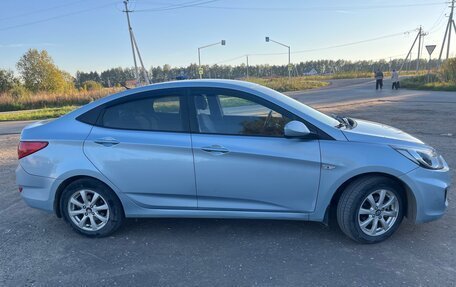 Hyundai Solaris II рестайлинг, 2012 год, 620 000 рублей, 2 фотография