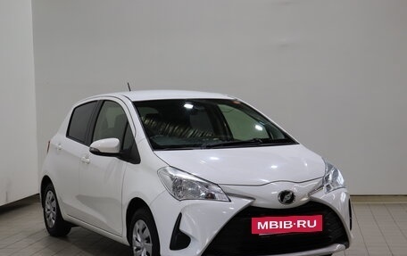 Toyota Vitz, 2018 год, 910 000 рублей, 2 фотография