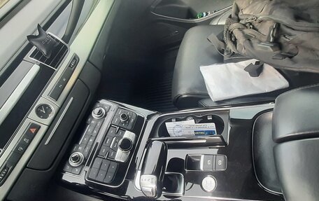 Audi A8, 2011 год, 1 375 000 рублей, 13 фотография