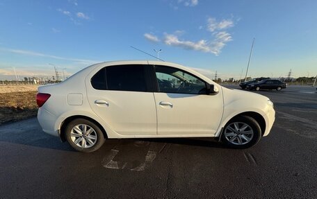 Renault Logan II, 2018 год, 875 000 рублей, 3 фотография